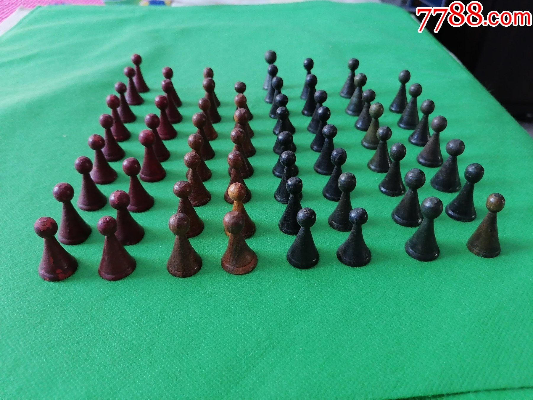 老式四色木质跳棋子【64】个_跳棋【诚成藏品】_第2张_7788钟表收藏