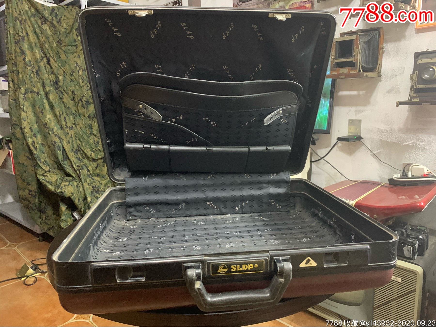 80年代密码手提箱