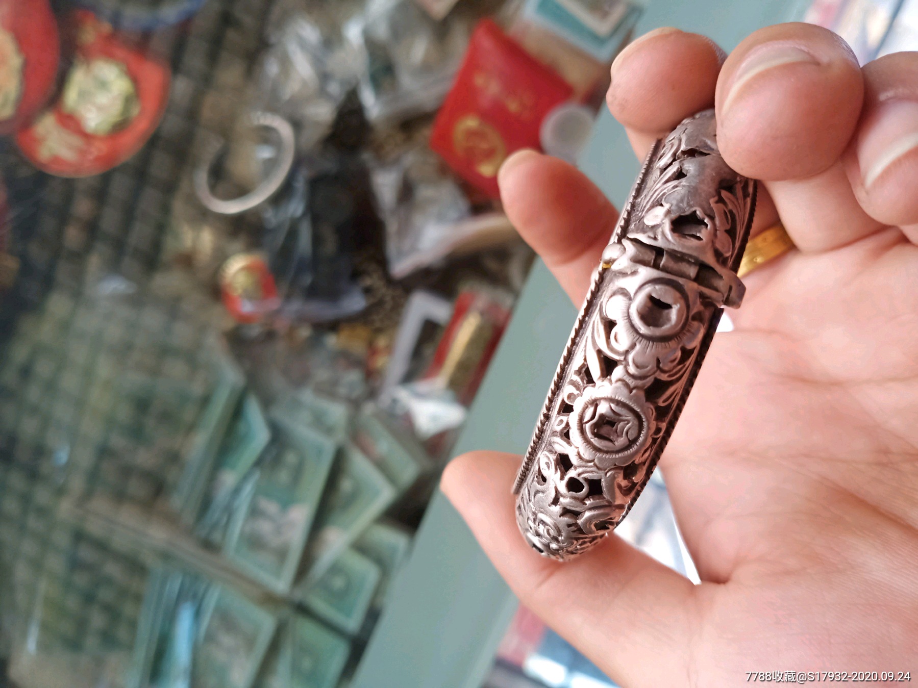 民国云南镂空雕龙银手镯一只本钱出做样品