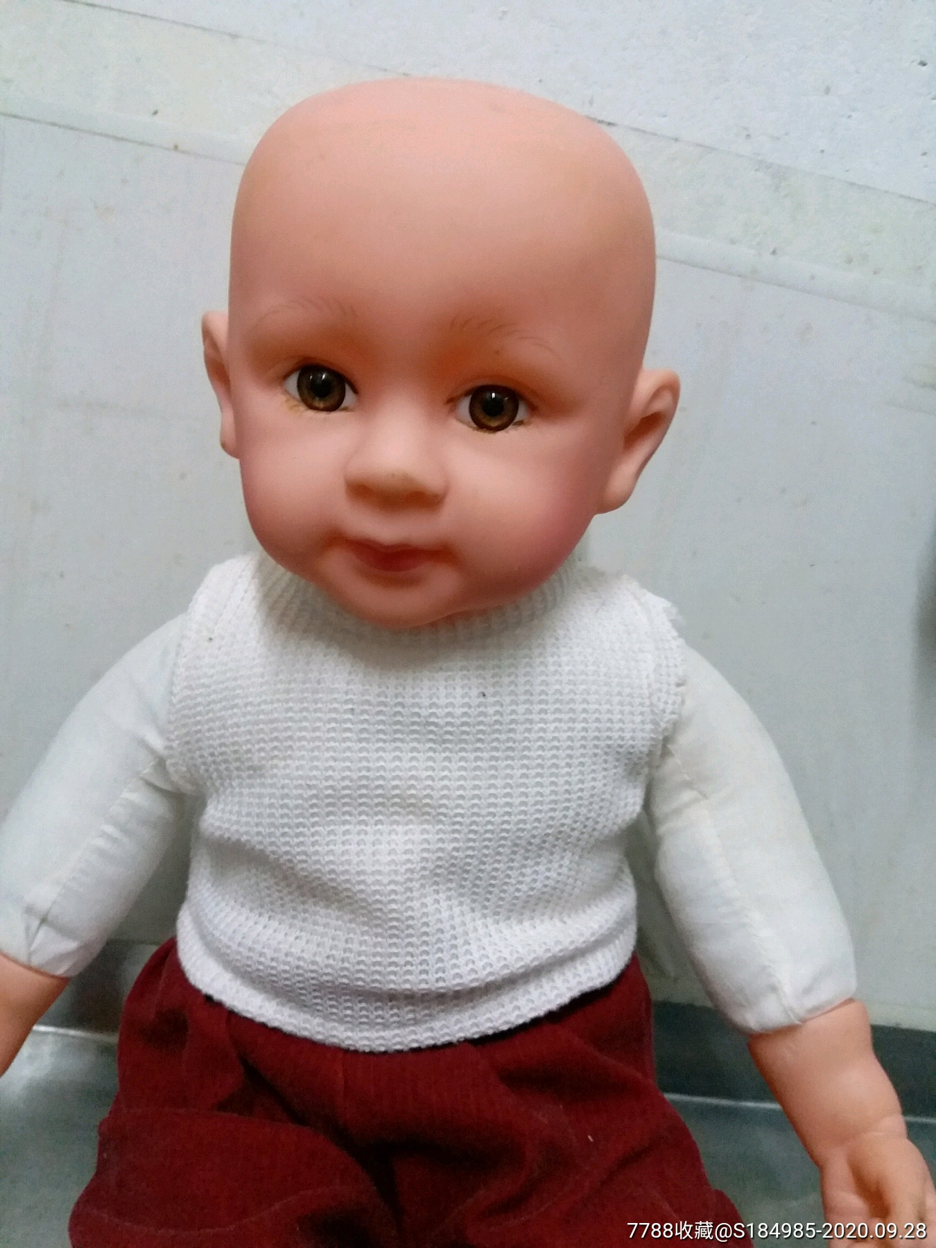 小男孩,娃娃