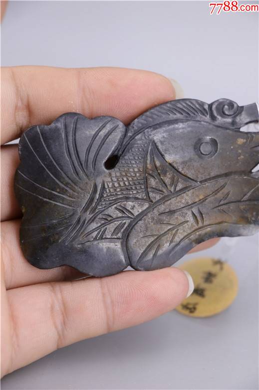 和田青花籽料纯手工年年有余玉佩