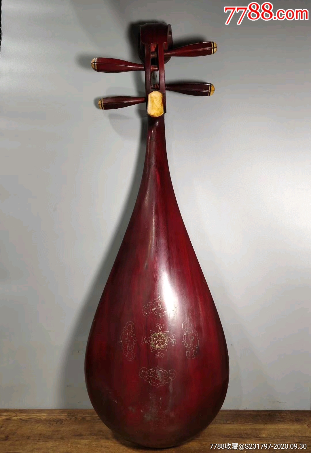 清代宫藏老漆器好琵琶一把