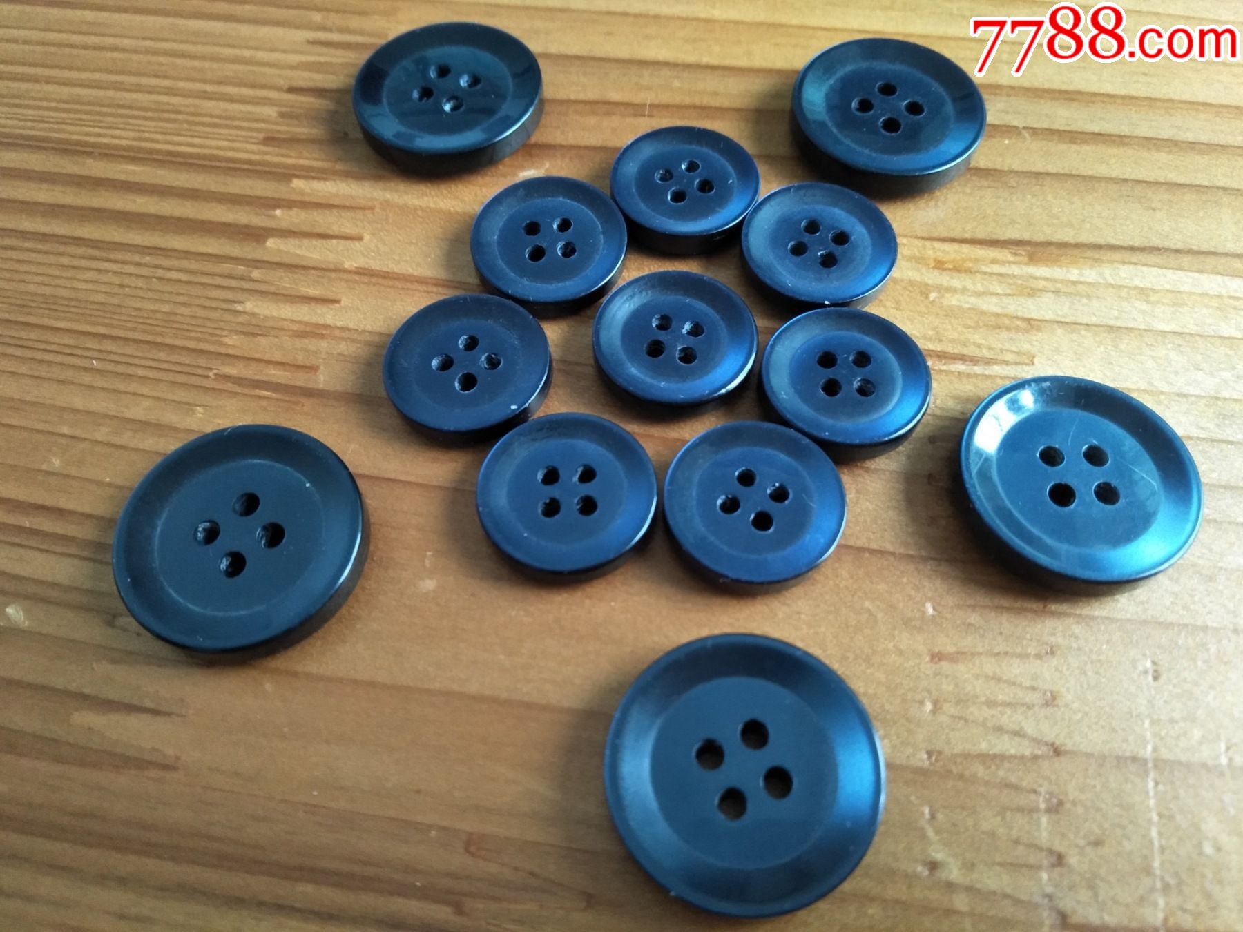 欣赏厚实经典漂亮的中山装,人民服,军便装蓝色有机玻璃纽扣