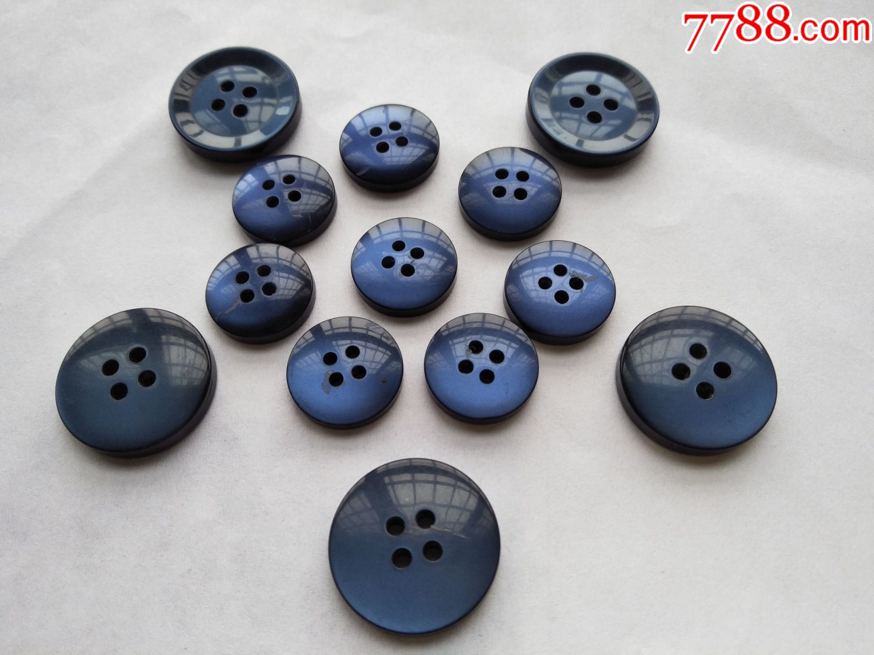 欣赏厚实经典漂亮的中山装,人民服,军便装蓝色有机玻璃纽扣