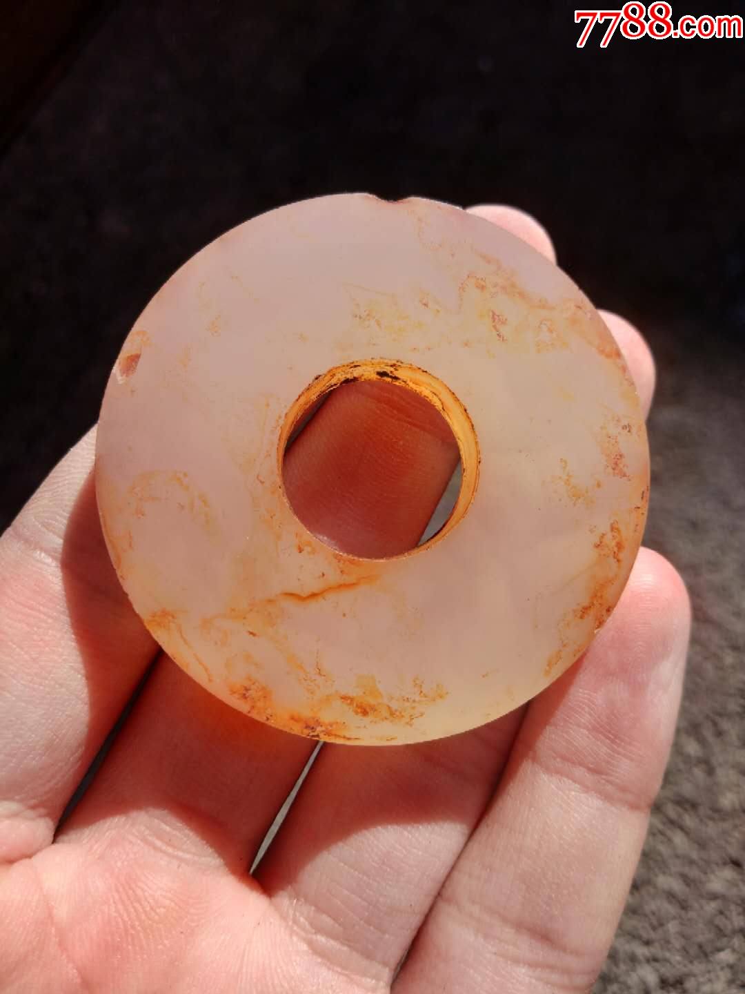 汉代厚重玛瑙玉璧