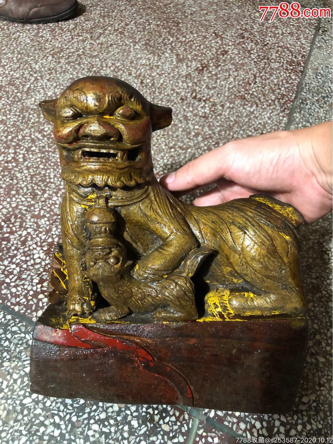 清代木雕狮子