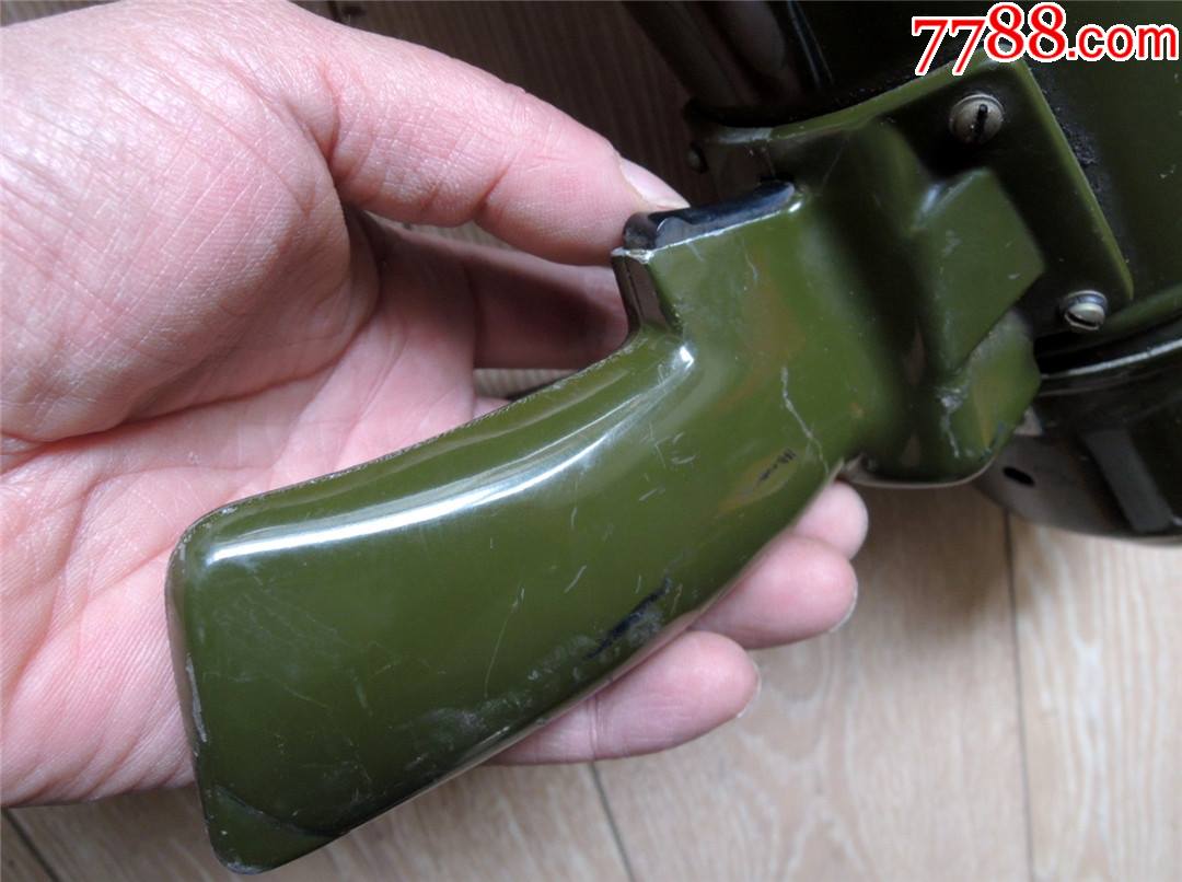 怀旧收藏201070年代我军野外喊话电动扩音器电喇叭厚重原漆13kg