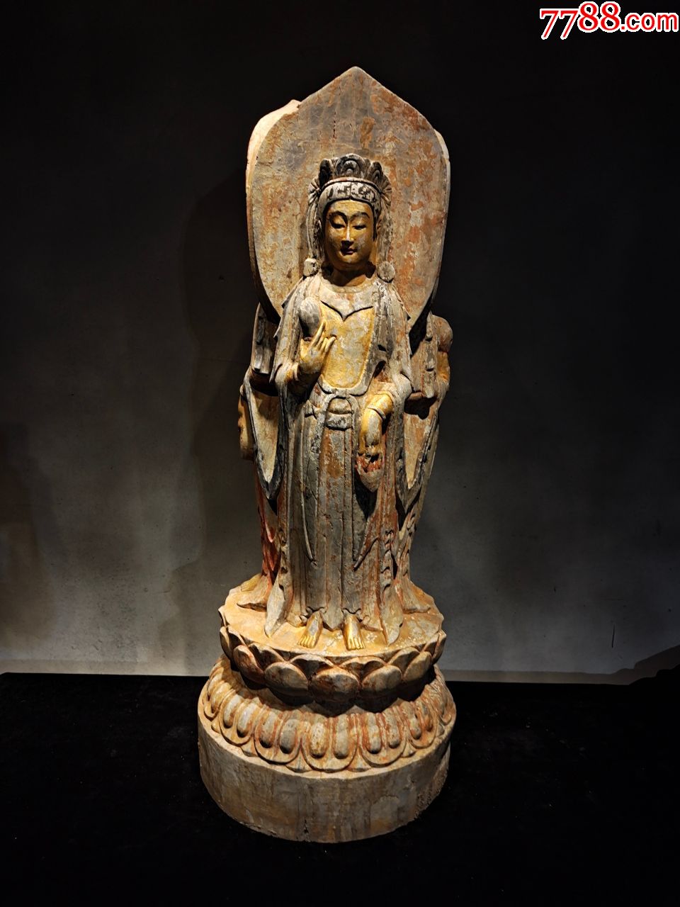 精美彩绘三面佛