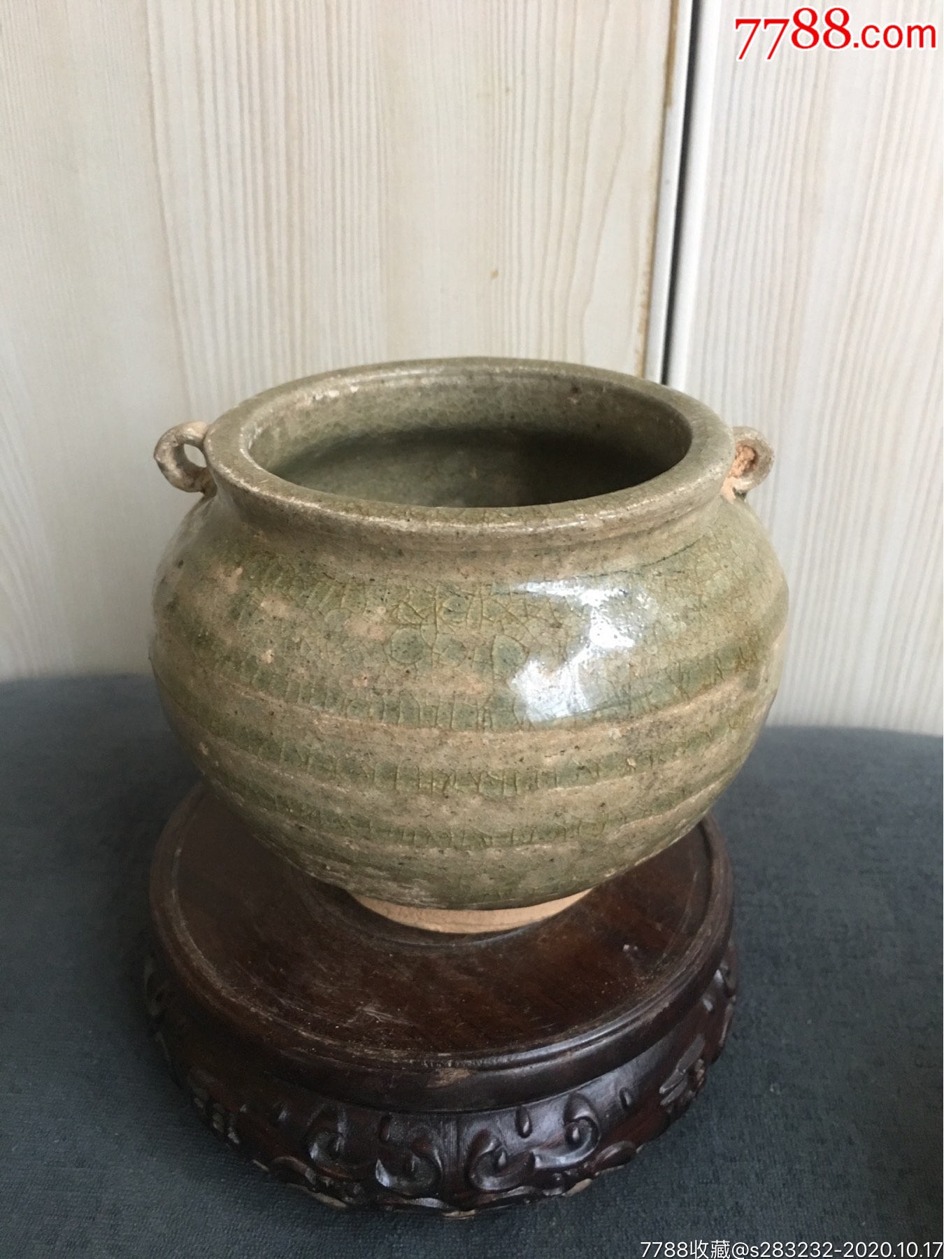 明代龙泉青瓷双耳罐