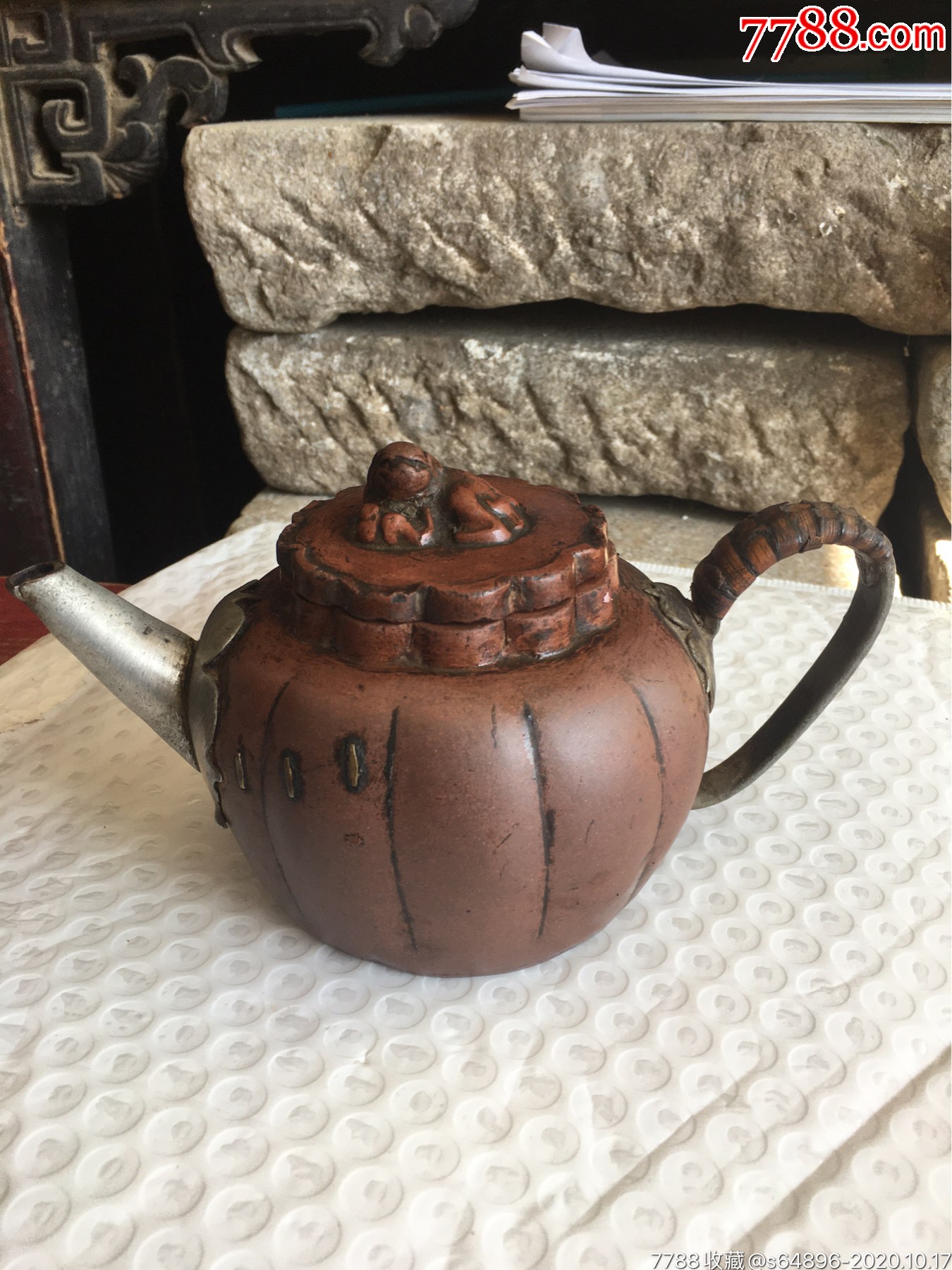 清代瑞兽扭瓜棱型老紫砂壶