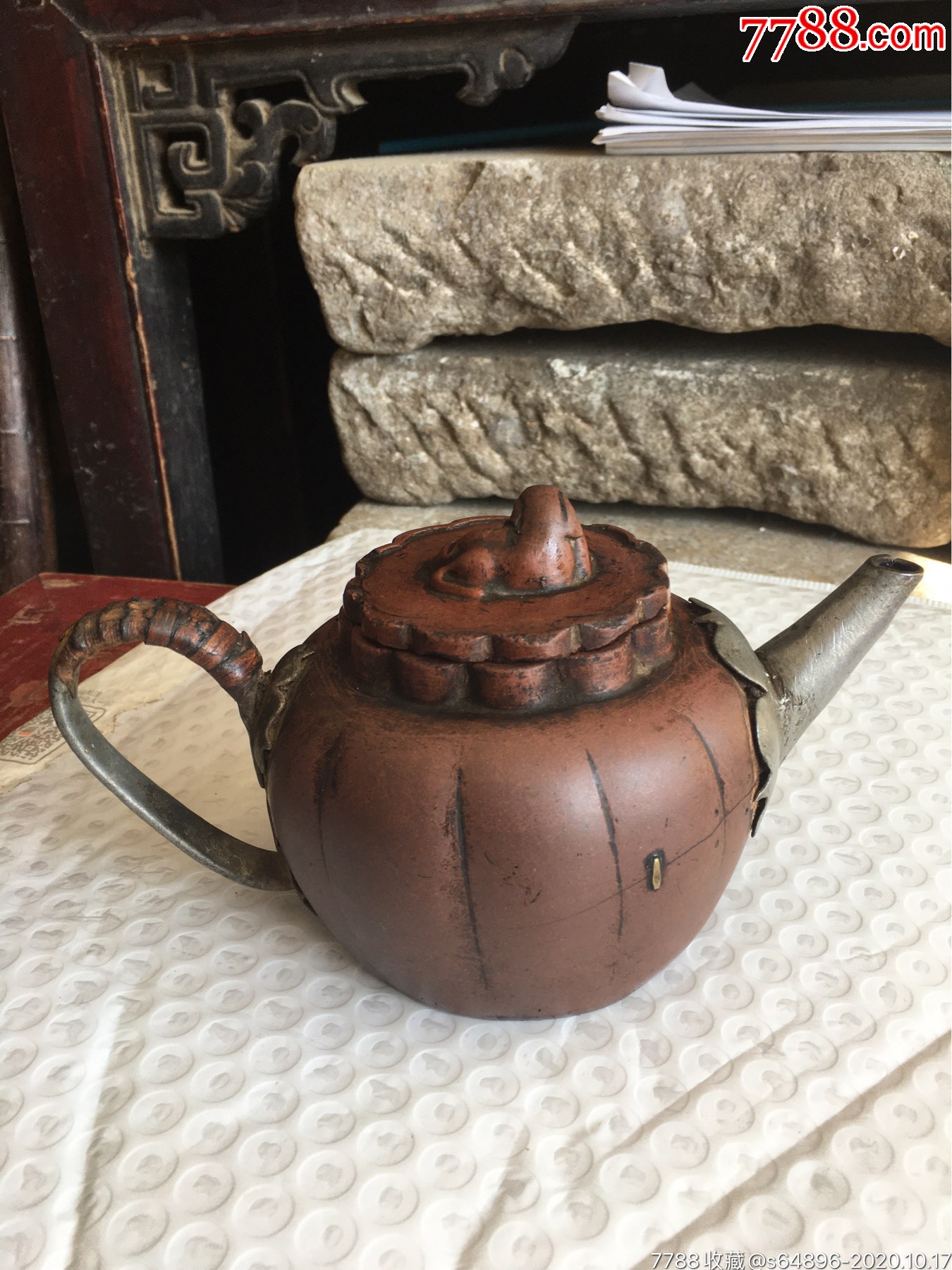 清代瑞兽扭瓜棱型老紫砂壶
