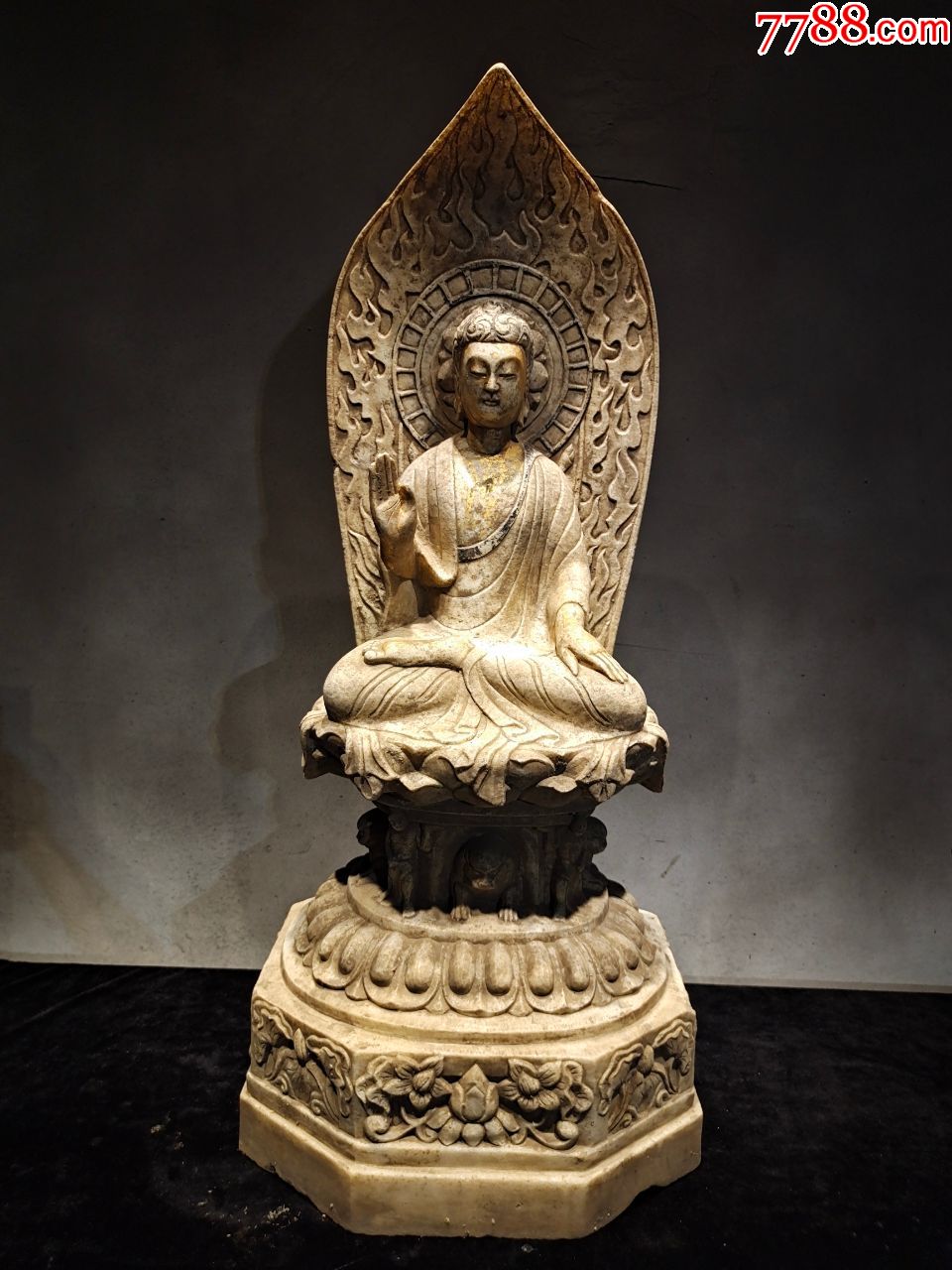 精美汉白玉佛像