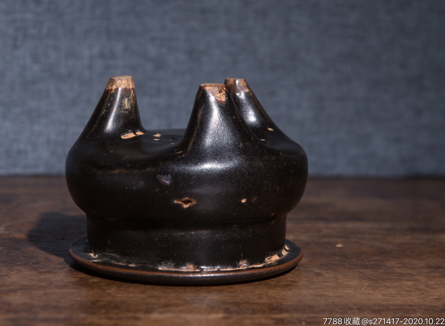 南宋赣州窑鬲式炉全美品三足香炉名品香炉—赣州窑三足全品黑釉香炉鬲