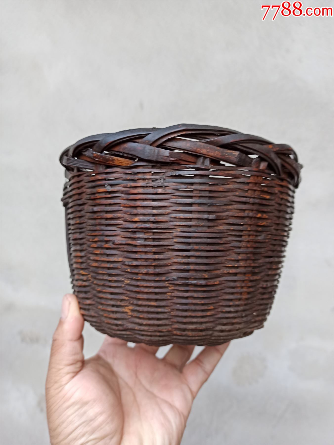 竹子编织出来的小篓子品相完好如图清洗过的