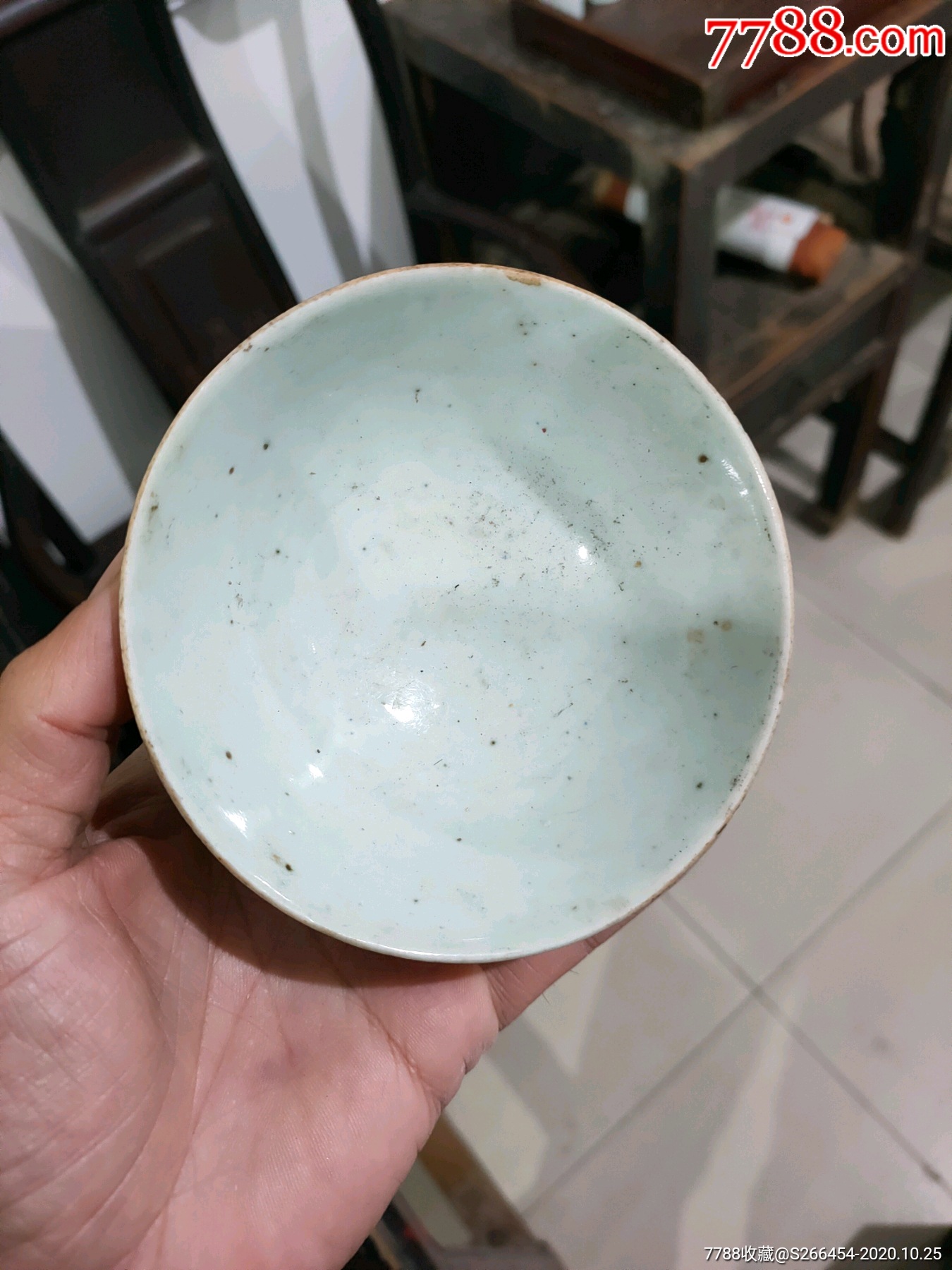 清代豆青釉茶碗