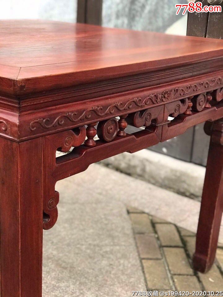 民国榉木八仙桌牙板雕刻缠枝莲雕刻精细面板两拼板木纹清晰包浆一流
