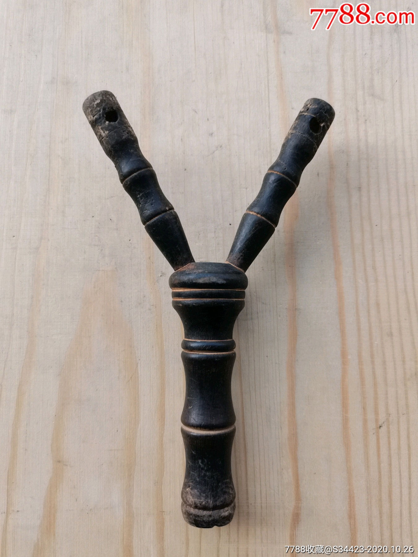 包浆厚实的红木弹弓架