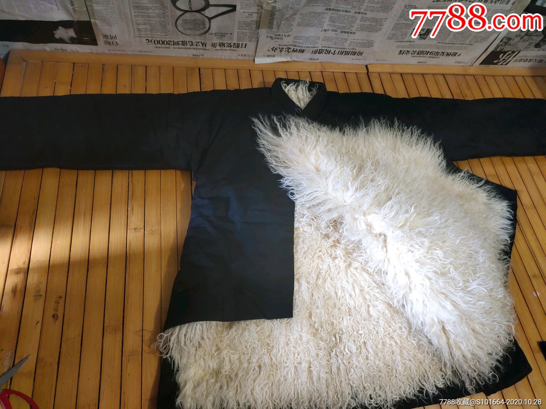 老式黑色棉布大襟羊皮马褂