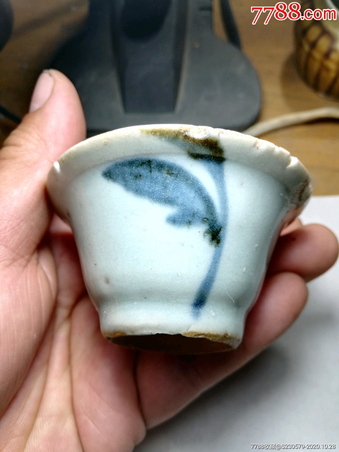 明代青花马蹄杯