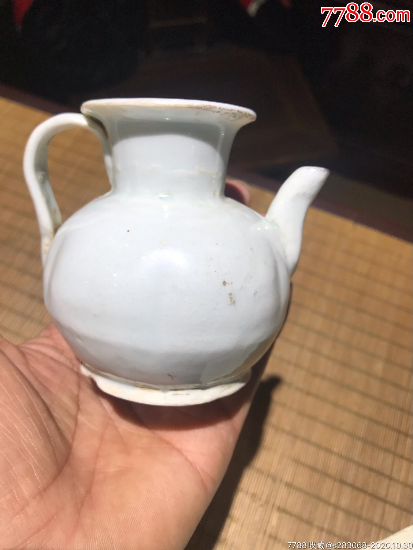 首页 零售 单色白瓷 >> 湖田窑执壶【古物集中营】滚动鼠标滚轴,图片