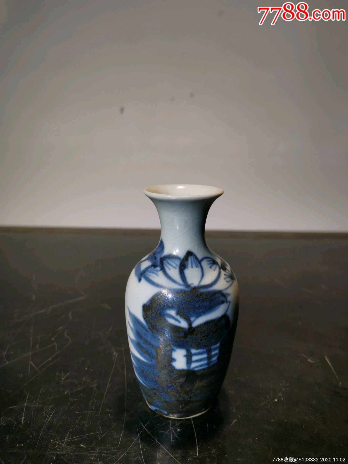 清代早期青花瓷小花瓶