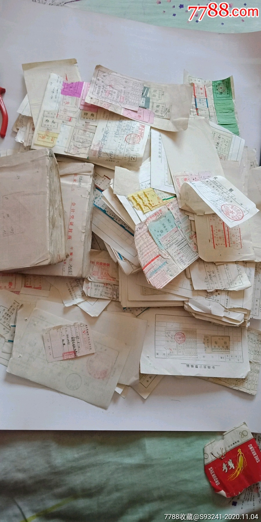 火车票,汽车票,地铁票等杂票一堆