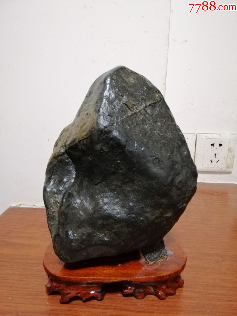 重约5.8斤黑金石原石摆件品(a4644)