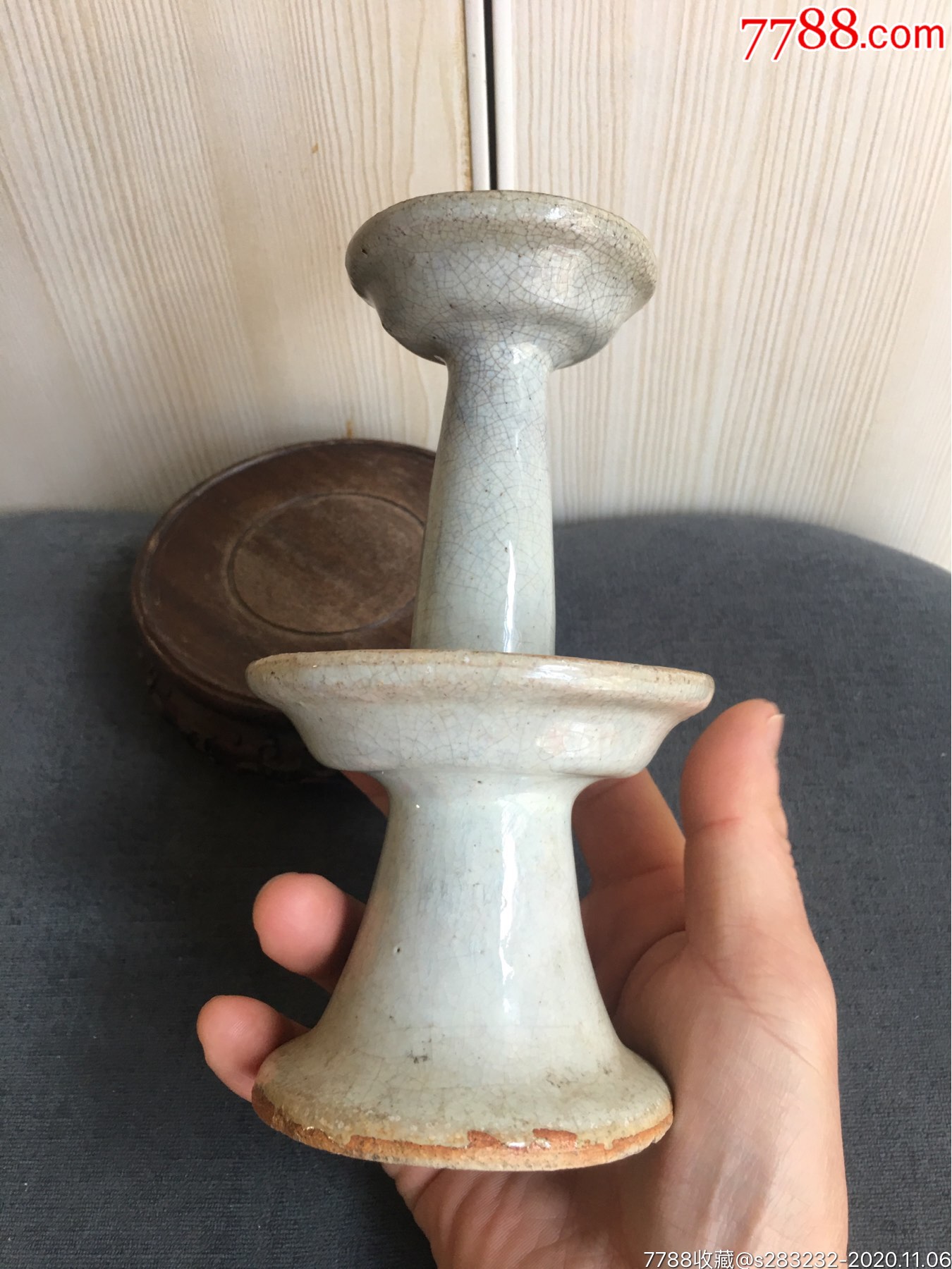 清代豆青釉烛台