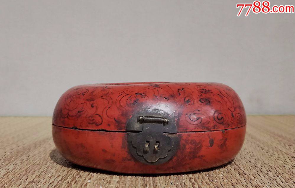 清代非常少见大漆朝珠盒