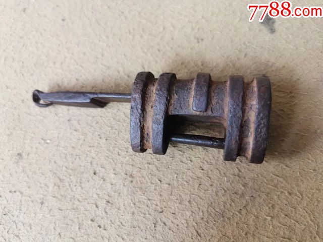 清代老物件,横叉式老铁锁