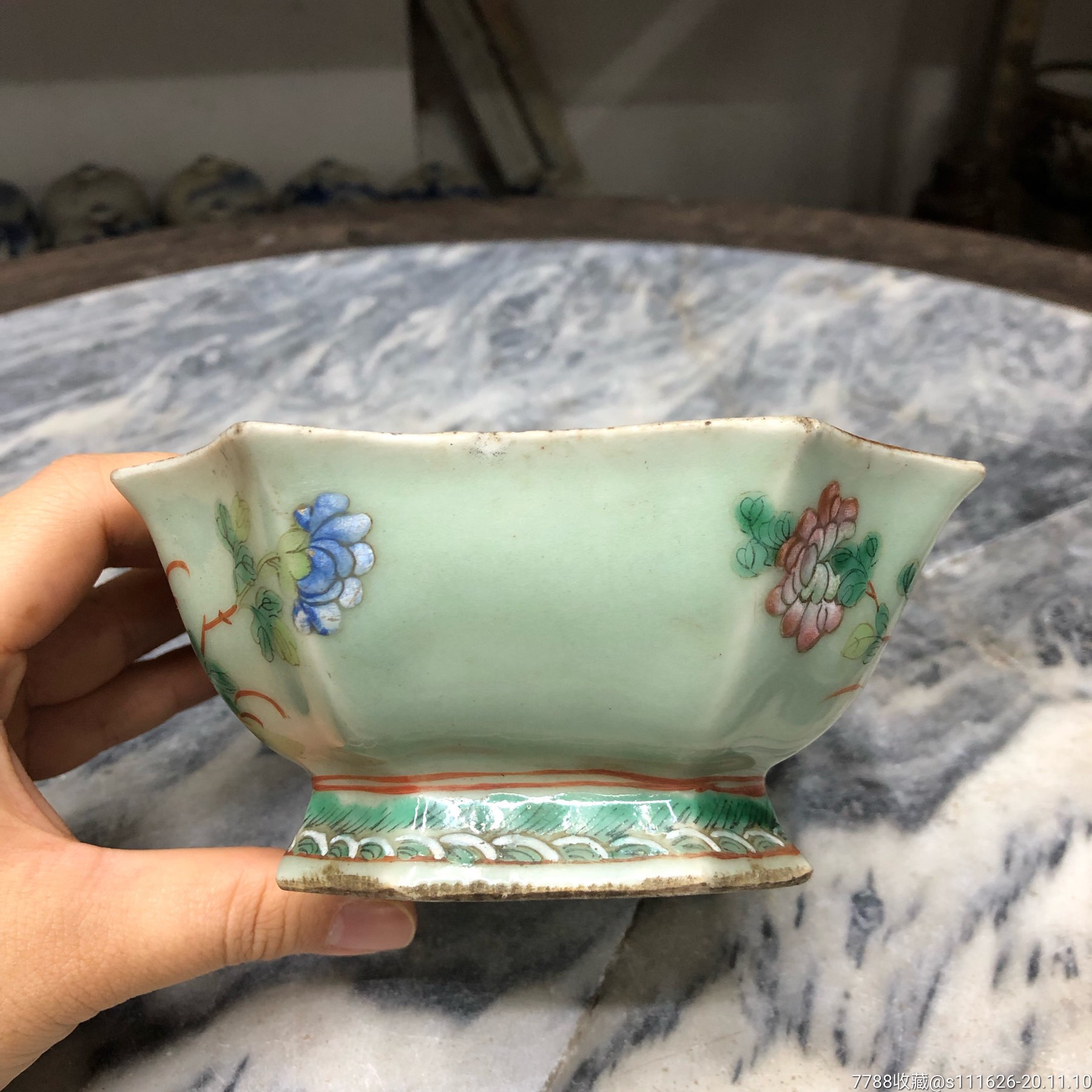 晚清时期-豆青釉粉彩花鸟纹水仙盆