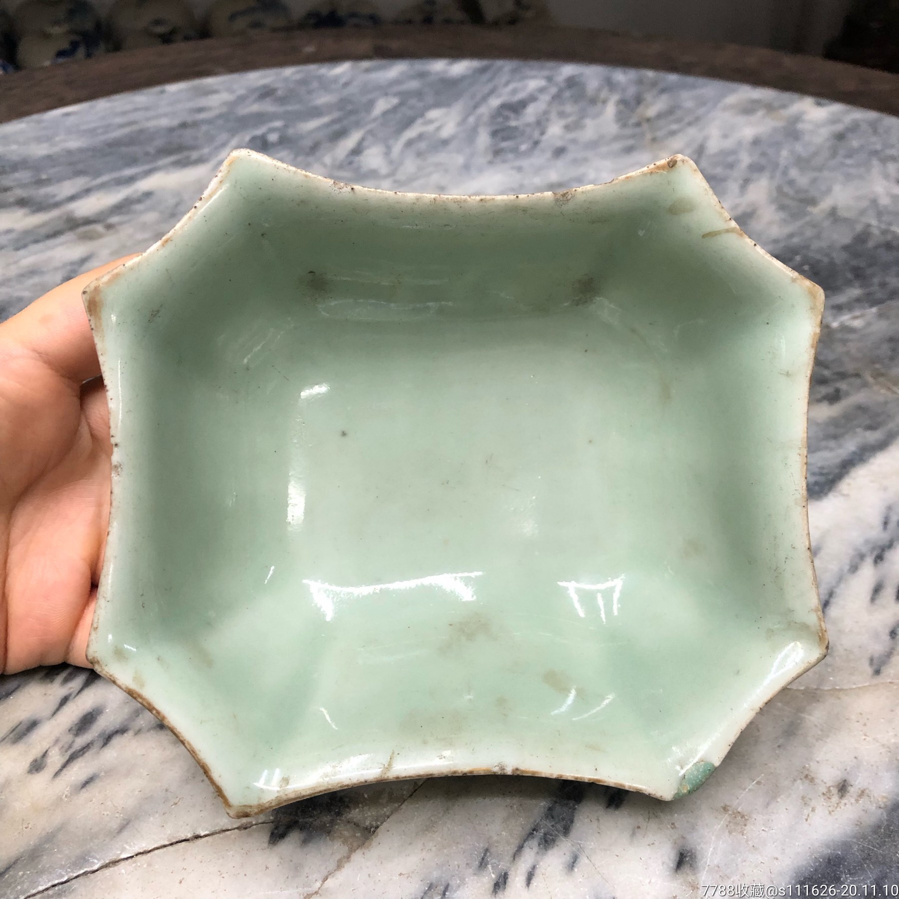 晚清时期-豆青釉粉彩花鸟纹水仙盆