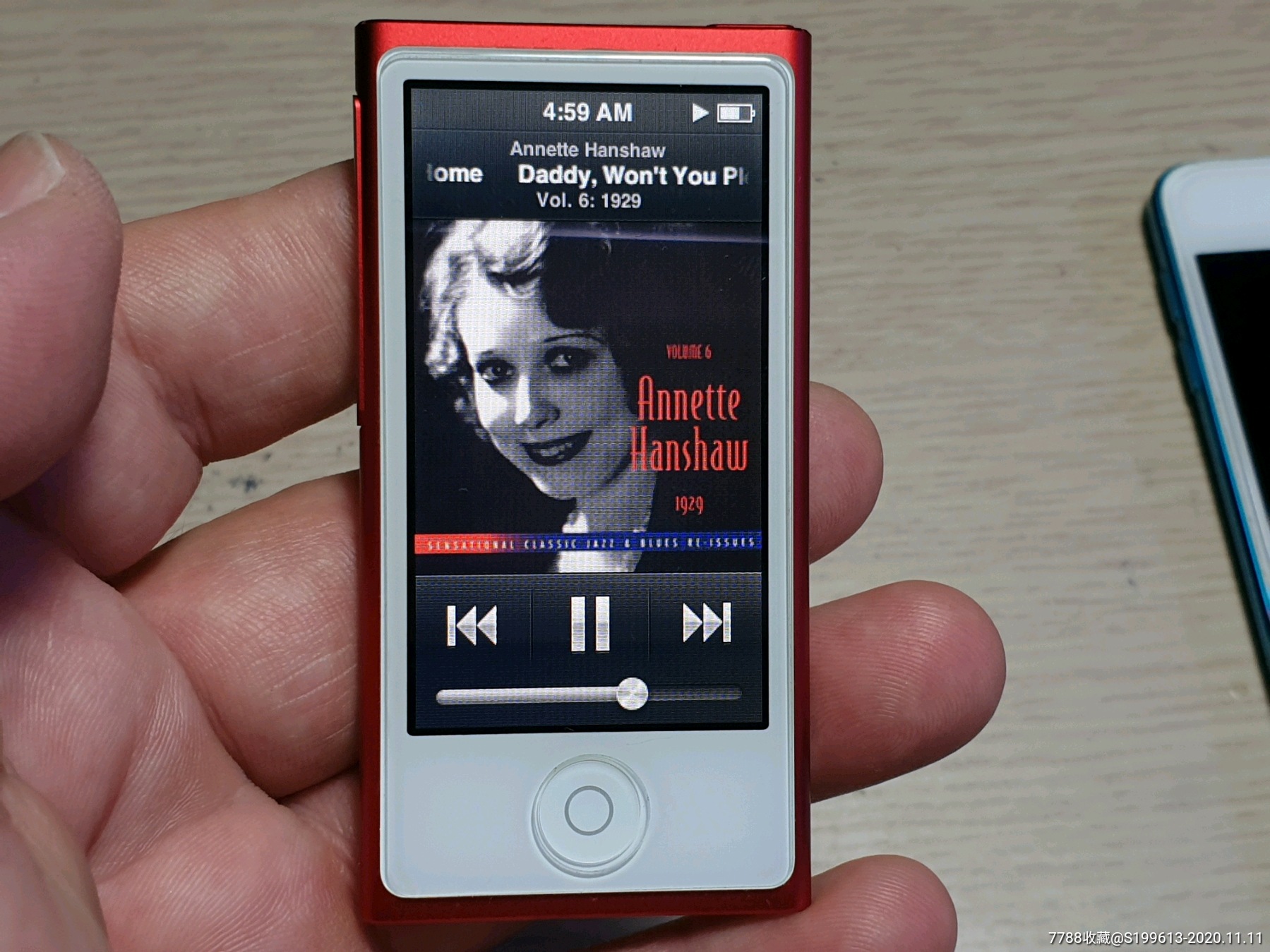 出自己收藏的苹果播放器99新苹果ipodnano7代16g播放器