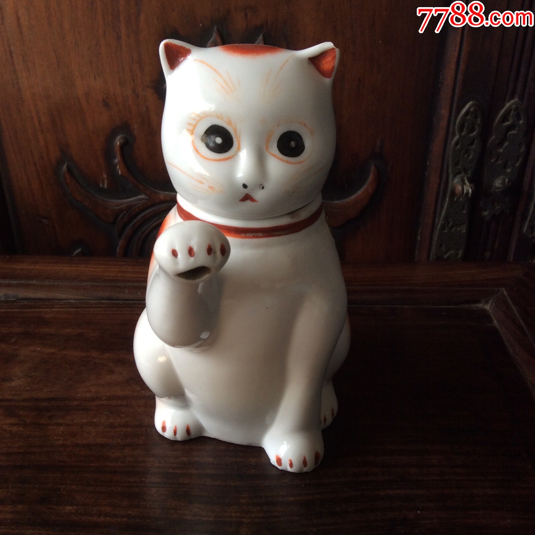 上世纪七八十年代红绿彩瓷猫