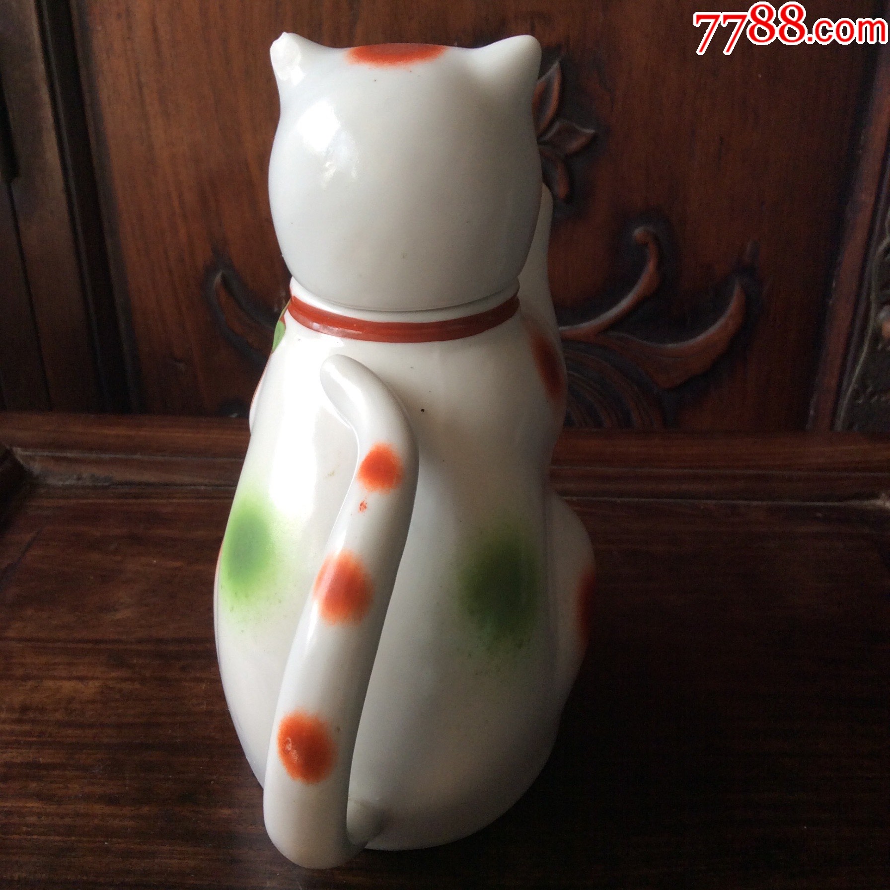 上世纪七八十年代红绿彩瓷猫