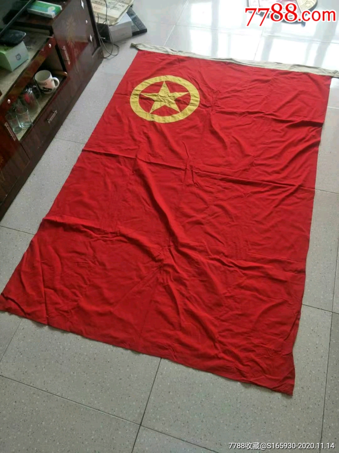 退休老干部收藏的文革时期共青团团旗团徽一套保存完整品相一