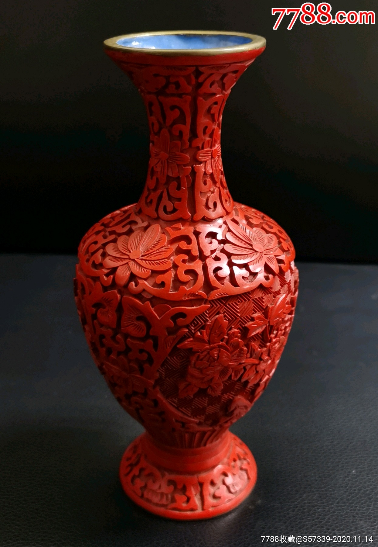 文革时期中国工艺品铜胎雕漆剔红花卉观音瓶一对附赠同期产品图册