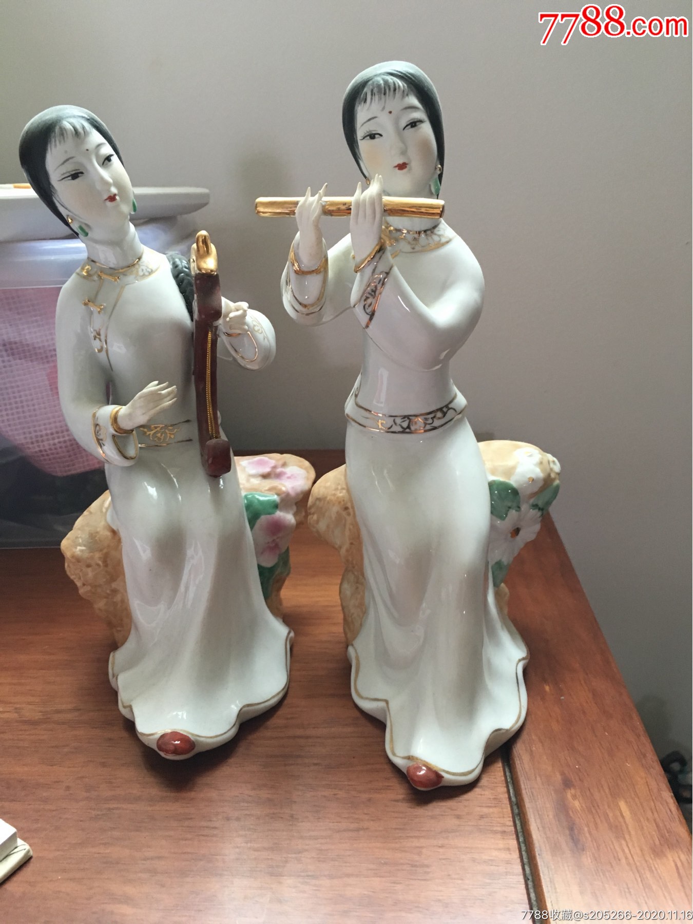 5品99八十年代潮州仕女像天