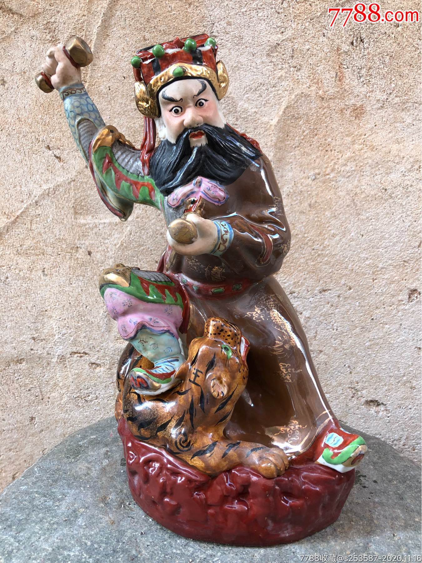 五六十年代景德镇赵公元帅武财神瓷雕像