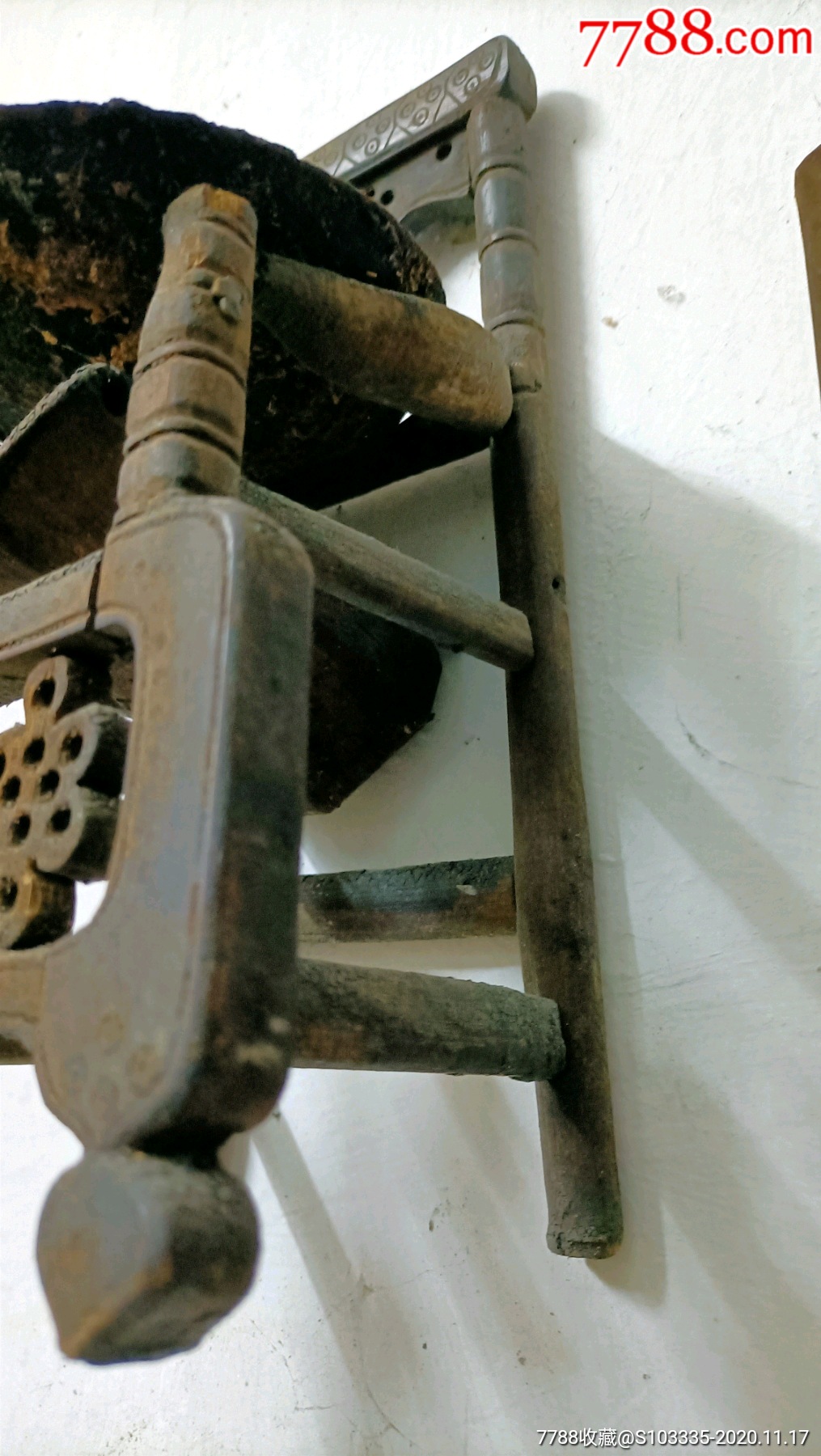 古玩古董民俗老物件收藏首见款孤品精致刻花油灯竹灯木灯架带铁灯盏