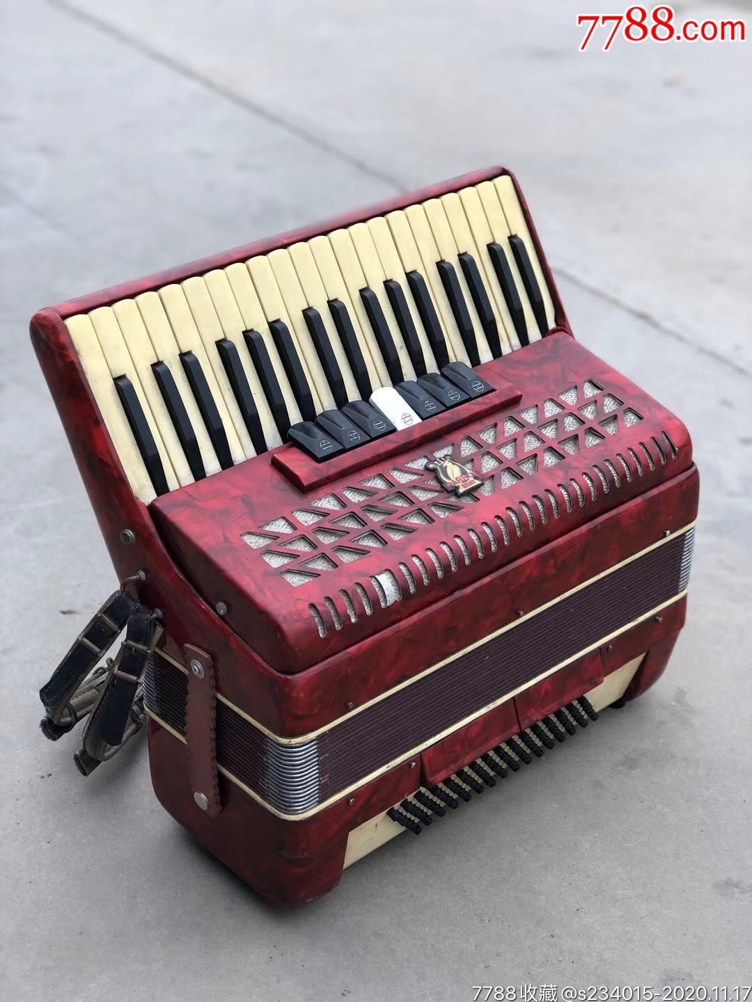 八十年代手风琴
