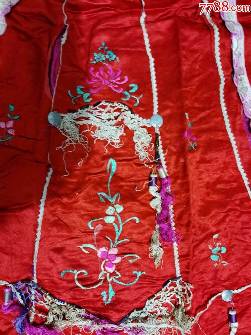 清末民国!女子出嫁的红丝绸绣品罗裙