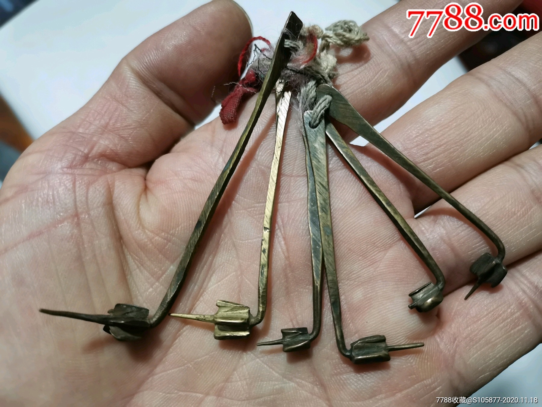 特殊的铜钥匙6个(有一个断裂残缺了)