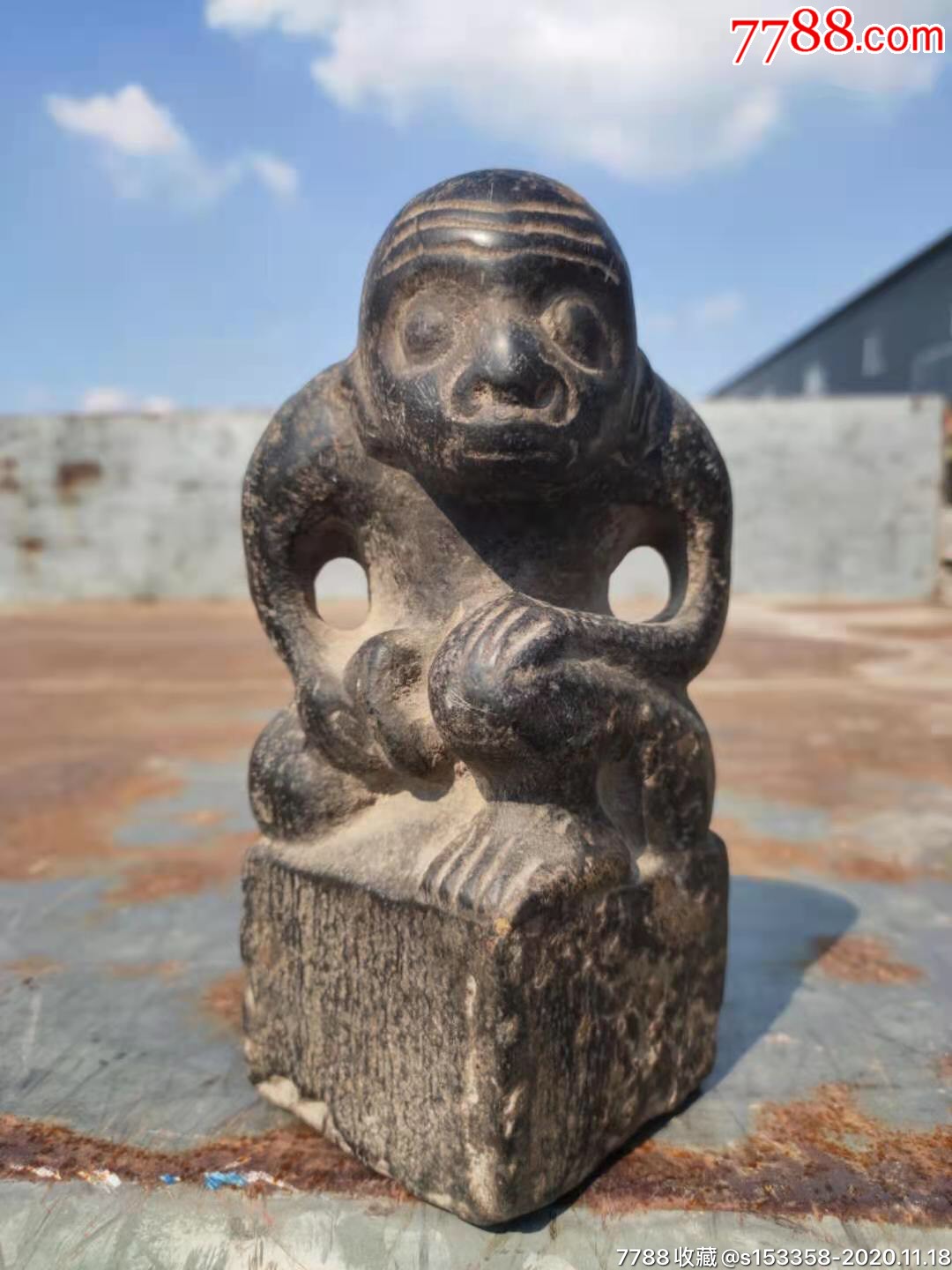 清代青石石猴摆件