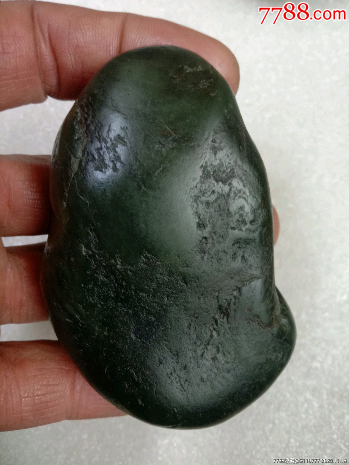 和田玉沙枣青籽料把件