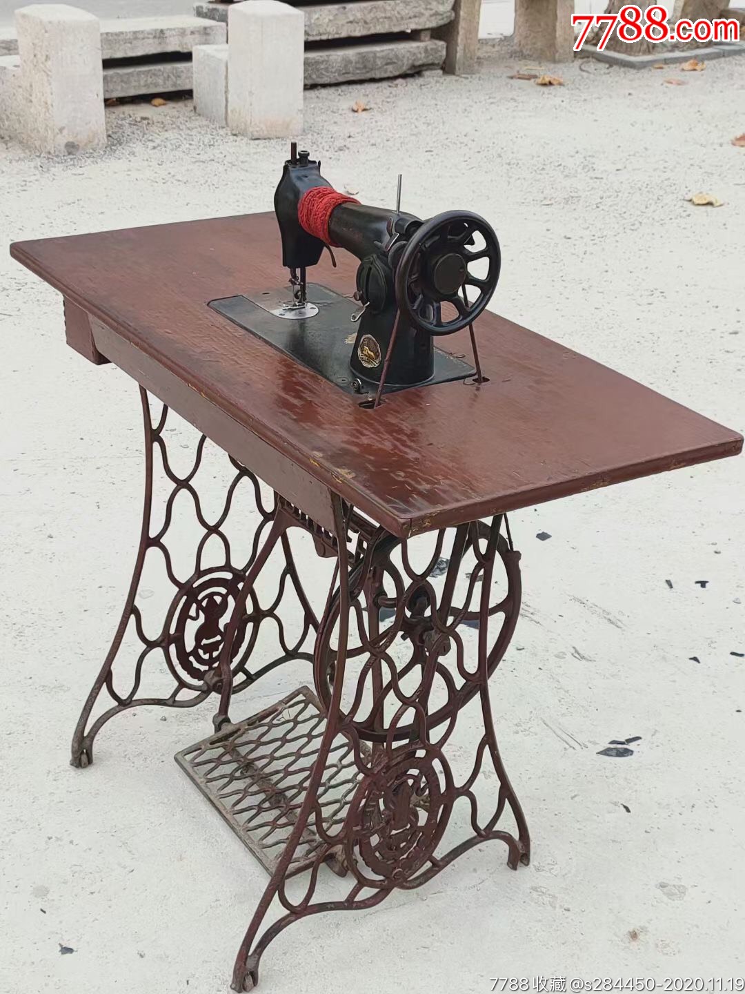 五一牌脚踏缝纫机