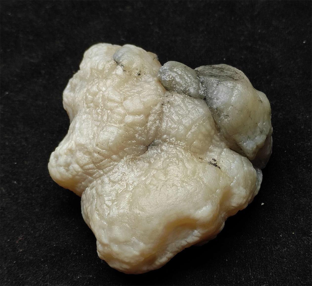 打假:0次进行点评点评:0浏览量:备注:收藏级精品蛋白石料子干净完整