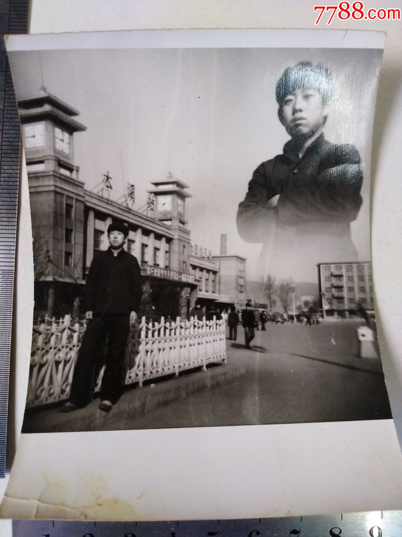 老本溪火车站帅哥特技照_老照片_东东的书屋【7788收藏__收藏热线】