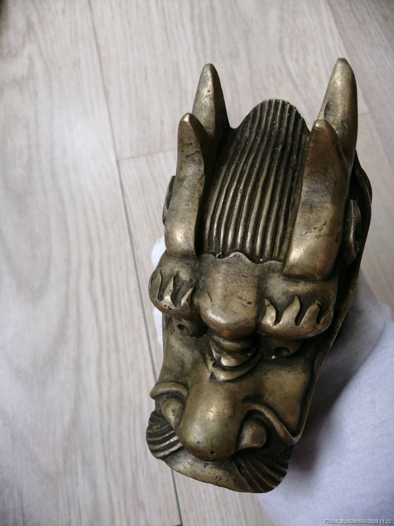 铜龙头摆件一个