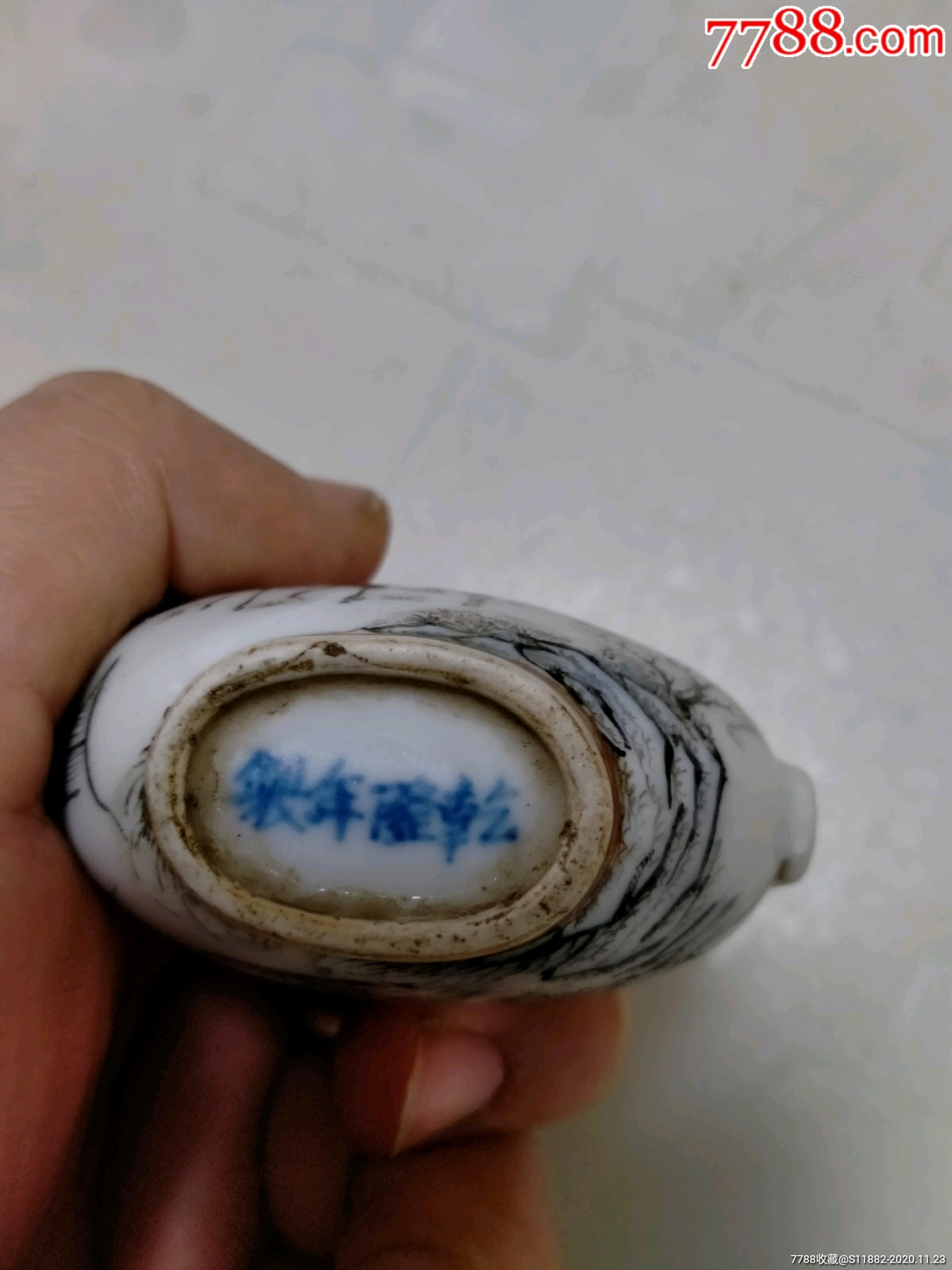 清代乾隆年制墨彩加粉骑驴访友独钓寒江雪鼻烟壶-彩绘瓷/彩瓷-7788